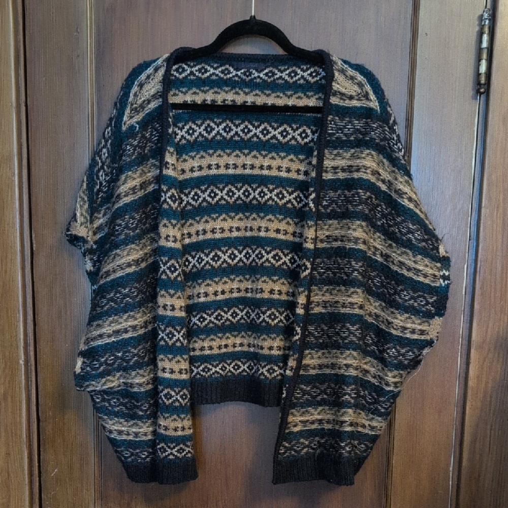 Women's Patterned Sweater - Black and Tan